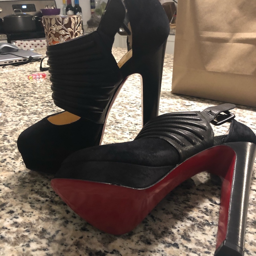 Heels - Picture 4 of 4